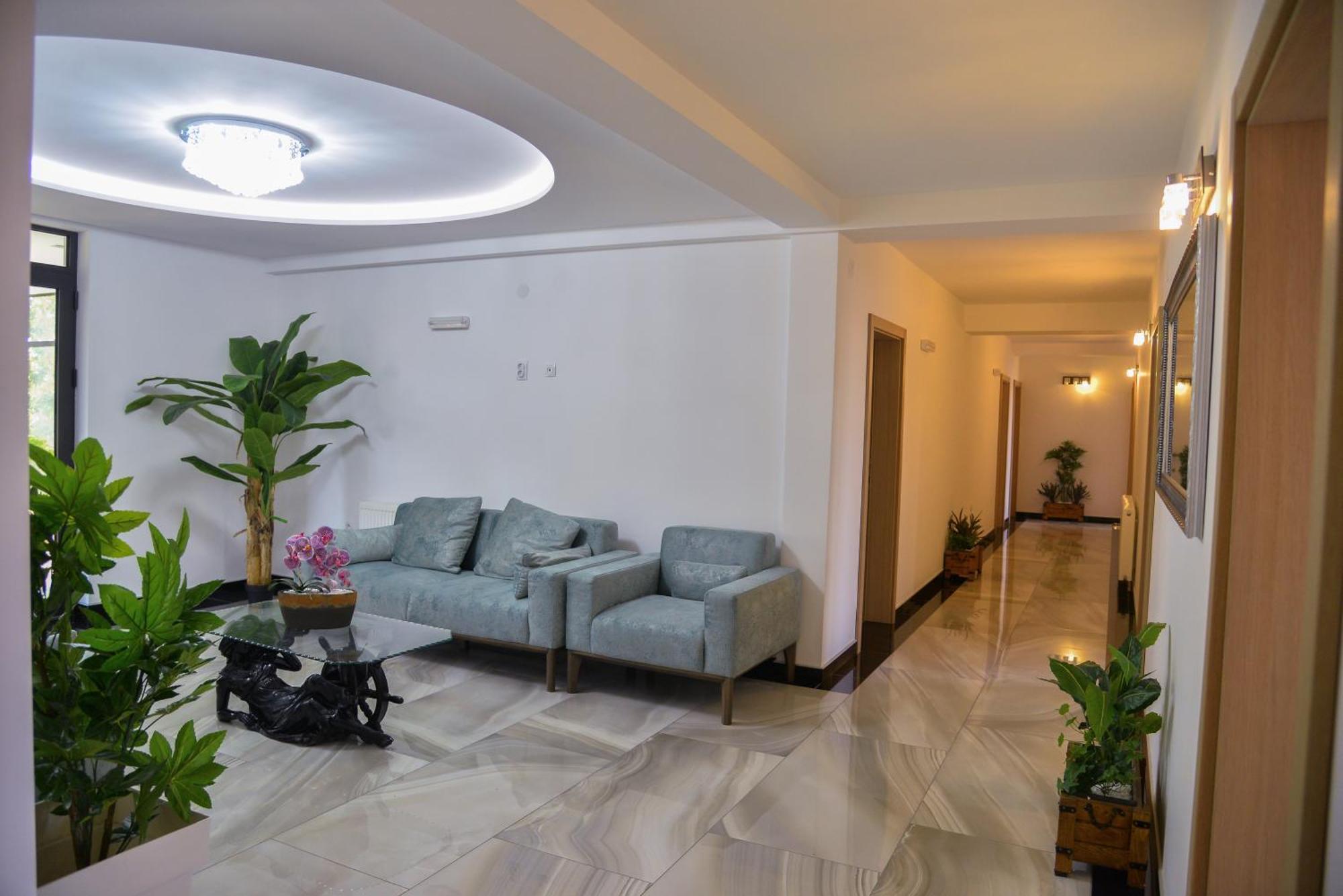 Ni Mesecev Konak Bed & Breakfast エクステリア 写真